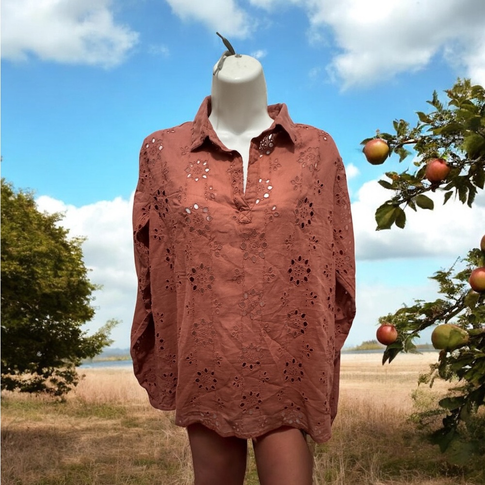 Chic Eyelet Embroidered cotton Blouse in Terracotta size XS made in Spain